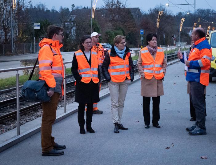 Das Bild zeigt von links: Heinrich Matter, Anita Panzer, Stefanie Ingold, Sandra Kolly und Patrick Kissling beim Start in Feldbrunnen.